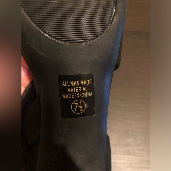 Black Heels - Picture 4 of 5